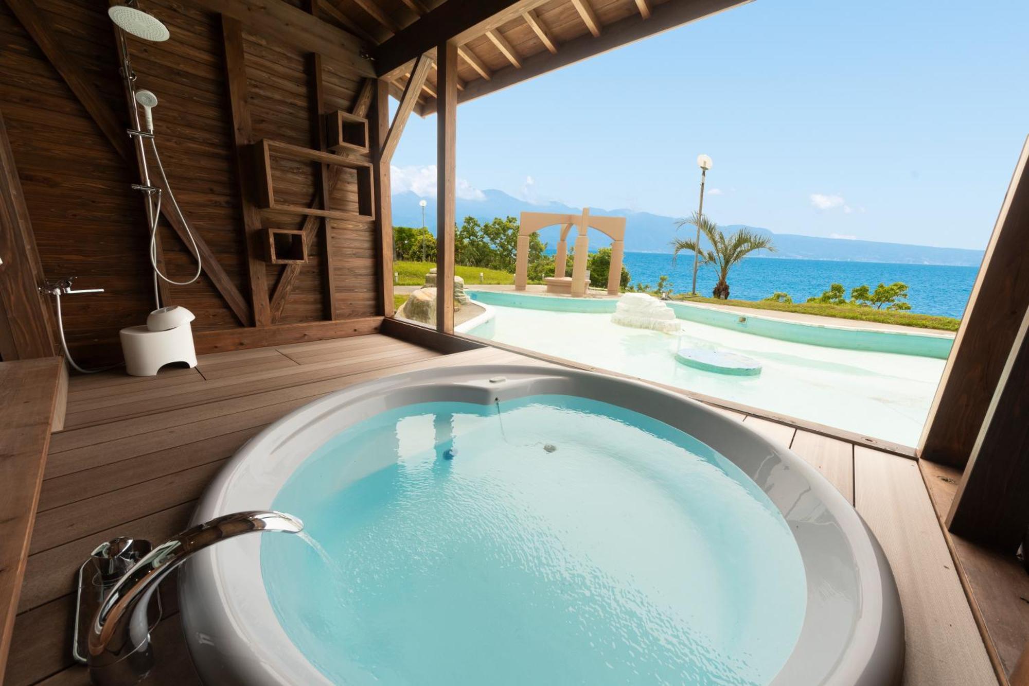 Nagasaki Chapel Coconuts Hotel ＆Resort Isahaya Dış mekan fotoğraf